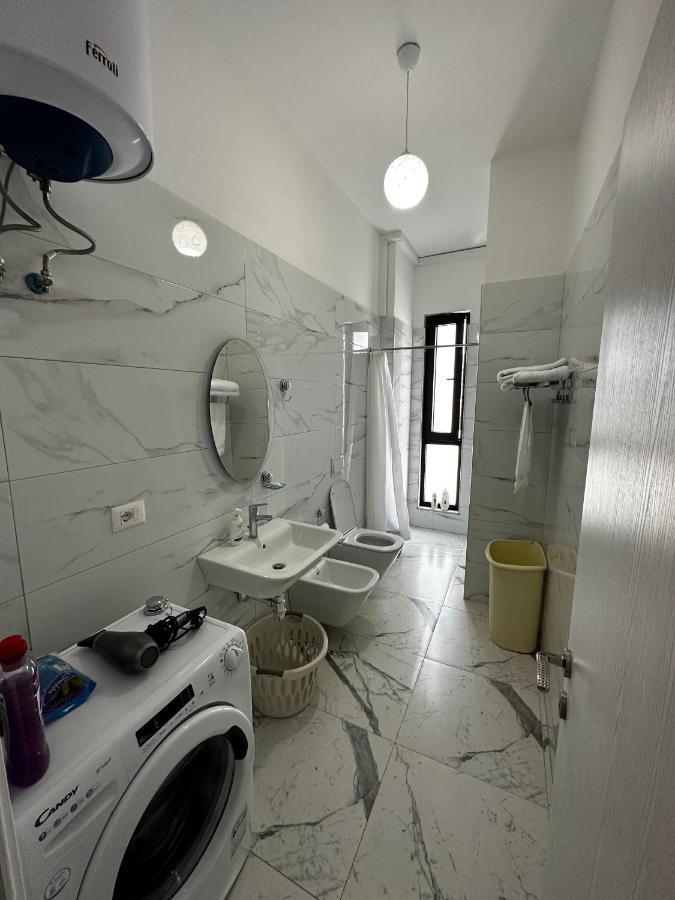 ティラナMyhouse At 21 Dhjetoriアパートメント エクステリア 写真